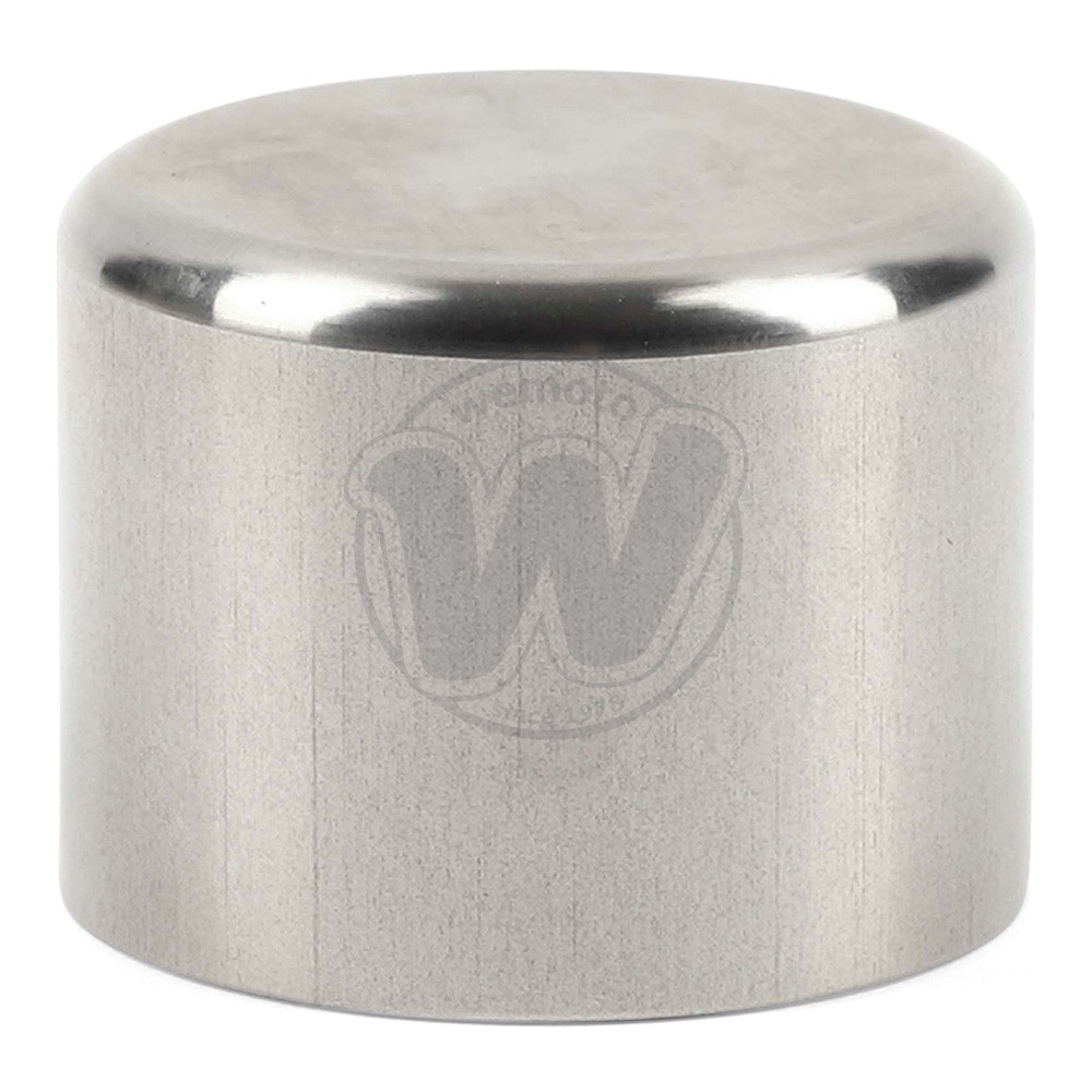 0AX1870_dn9800 three.jpg